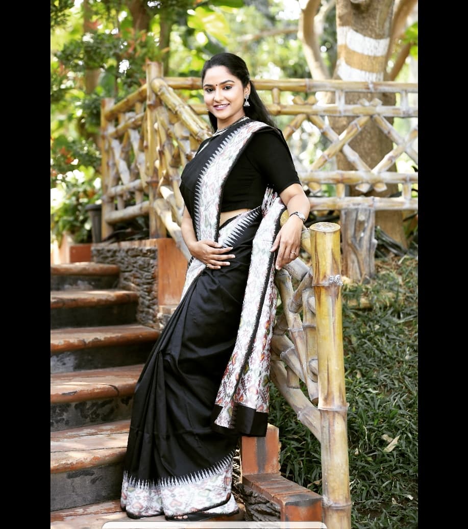 Zee Telugu Tv Anchor Kasi Annapurna In Black Saree Blouse